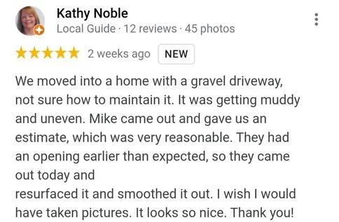 A google review for a driveway in the middle of an intersection.